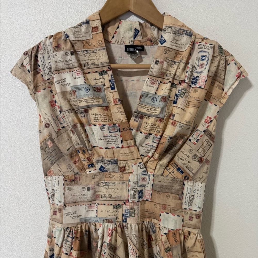 Retrolicoius Love Letters Print Fit & Flare
Midi Dress Tan Surplice Cap Sleeve-M